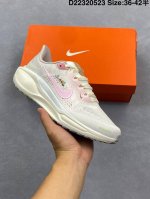 颠覆式升级 Nike 飞马新鞋 触感柔软 质感升级 随着 耐克 蓝图 系列 在巴黎的盛大发布 全新一代 登月41代 Nike pegasus 41运动老爹鞋也正