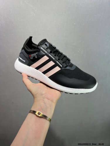 adidas Rocket Boost 舒适 织物皮革防滑耐磨轻便 低帮 休闲跑步鞋 Id：050Jhd0515