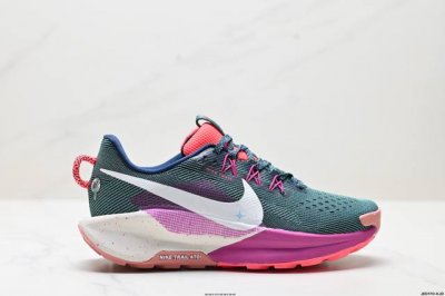 公司级Nike Reactx Pegasus Trail 5 Gtx 越野跑步鞋 登月兼顾迅疾外观和稳固脚感 后跟覆面和中足动态支撑巧妙融合 缔造稳定顺畅的迈步