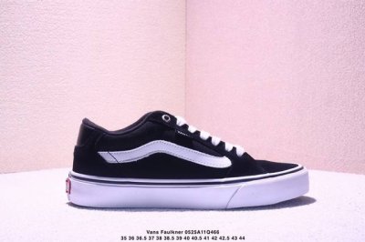 vans范斯官方线上专售 faulkner酷感黑美式薄绒男鞋板鞋 vans 运动休闲系列 新款硫化板鞋 鞋款相比Vans其他鞋款并不为太多人熟悉 鞋面采用全帆布