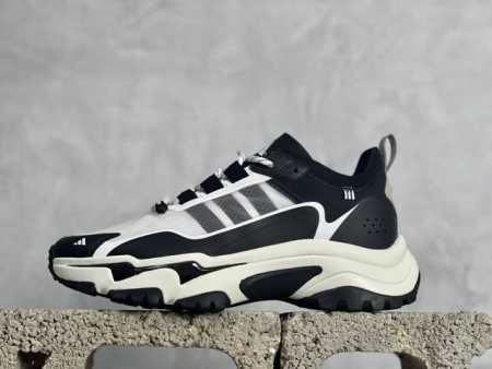 Adidas Citywowlk 阿迪经典透气时尚运动鞋 鞋款为活力运动设计 力求让城市旅程充满乐趣 别致鞋面旨在带来舒爽脚感 Lightstrike中底技术则 - 点击图像关闭