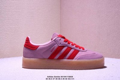 adidas Originals Samba W 百搭单品 Adidas Originals Samba 诞生于上世纪 50 年代，最早从传奇的室内足球鞋逐渐发