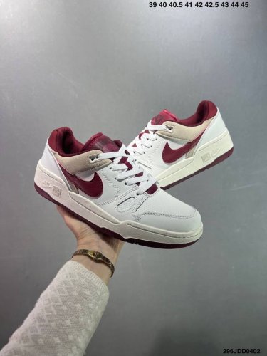 Nike Full Force Lo扣篮系列 低帮休闲运动滑板板鞋 采用软质牛剖皮鞋面材质 鞋垫嵌入缓震乳胶 货号:Ib4612 尺码:36 36.5 37.5