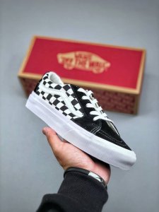 Vans 范斯 Sk8-Low 经典款 低帮 黑白 休闲板鞋帆布鞋 Vn0A4Uuk6Bt 工艺：硫化1:1 重量1:1、真标、原钢印、材质标、鞋型标、合格证