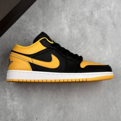 本地210 核心私 乔丹 Air Jordan 1 Low Aj1 乔1 低帮复古文化休闲运动篮球鞋 1985 年面世的元年款汲取设计灵感，采用简洁大方的经典外