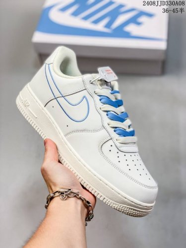 公司级带半码 耐克nike Air Force 1 Low 空军一号 Af1 低帮百搭厚底增高休闲运动板鞋。柔软、弹性十足的缓震性能和出色的中底设计，横跨复古与
