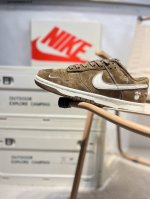 Nike Sb Dunk Low“斯图西联名” 周年高端定制 低帮休闲板鞋 定制鞋盒 大厂纯原品质出货 超高清洁度 皮料切割干净无任何毛边 细节完美Cy5979