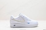 真标耐克nike Air Force 7 Lx空军一号低帮百搭休闲运动板鞋。柔软、弹性十足的缓震性能和出色的中底设计，横跨复古与现代的外型结合，造就出风靡全球三