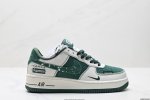 真标耐克Nike Air Force 1’07 Lx空军一号低帮百搭休闲运动板鞋。柔软、弹性十足的缓震性能和出色的中底设计，横跨复古与现代的外型结合，造就出风靡
