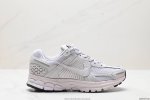 公司级耐克nike Zoom Vomero 5 马拉松复古跑五代休闲运动慢跑鞋 采用环保纤维革饰片组合网眼布鞋面材质 升级正确后跟tpu加固 耐弯折热塑框架支撑