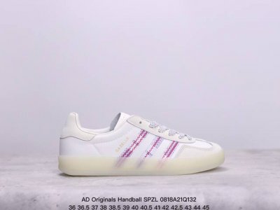 ad Originals Handball Spzl 手球运动员系列百搭休闲运动板鞋 Ie3710 这款来自阿迪达斯的这款handball Spzl前身是一双手