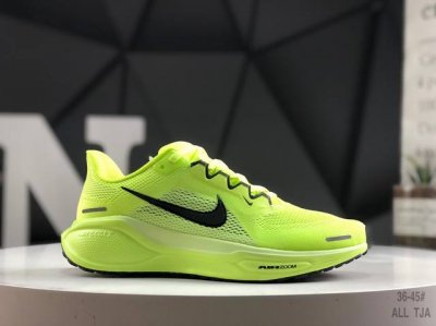 170 Nike「飞马新鞋」触感柔软，质感升级！随着“耐克「蓝图」系列”在巴黎的盛大发布，全新一代 登月41代 Nike Pegasus 41也正式登场啦！Ni