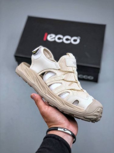 ecco爱步户外休闲凉鞋 运动包头沙滩鞋凉鞋 新款舒适透气鞋 越野系列 鞋面采用多种材质拼接 透气面料 柔软舒适 清晰质感 贴合脚部 舒心行走 便捷抽绳设计和魔
