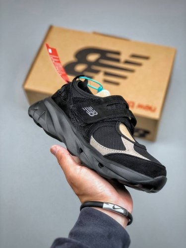 New Balance 公主鞋玛丽珍网面拼接魔术贴凉鞋时髦又洋气的Nb玛丽珍系列网面优质皮料拼接 透气又舒适 1:1高端定制Md大底 脚感超舒服魔术贴设计 穿脱