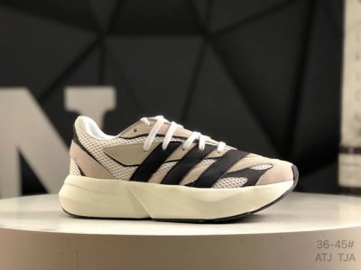 阿迪达斯 Adidas Lightblaze 舒适防滑 新款阿迪达斯低帮跑步鞋 极致轻盈的Lightweight Upper设计 带来近乎裸足的舒适体验 中底采