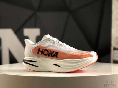 hoka One One Cielo X1 轻盈舒适防滑耐 磨 低帮 休闲跑步鞋 男女同款 货号：1162053 Flbj 尺码：36-45 Ttp Tfa