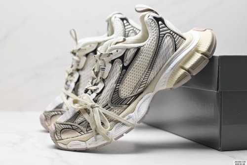 公司级Balenciaga 巴黎世家 Phantom Sneaker 复古老爹鞋 巴黎世家3Xl 官方全套配件鞋盒 鞋带 防尘纸配套齐全 货号:734734 W