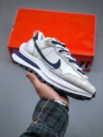 Sacai X Nike Vaporwaffle 3.0 Beige Grey Red 系列改良马拉松变形解构前卫设计五层底休闲运动慢跑鞋“厚布灰白蓝重叠双钩子