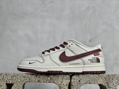 Nk SB Dunk Low Supreme x The North Face 北面联名配色 低帮休闲运动滑板板鞋 BM0234-506 #大厂纯原品质出货 纯