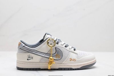 公司级nk Dunk Low Retro “Diy高端定制” 低帮休闲运动板鞋 原装头层材料 用料绝不含糊 独家版型蒸餾加工帶來的是更好的视觉和脚感体验 清洁度