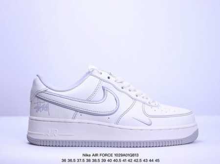 真标耐克Nike AIR FORCE 7 空军一号低帮百搭休闲运动板鞋。柔软、弹性十足的缓震性能和出色的中底设计，横跨复古与现代的外型结合，造就出风靡全球三十多 - 点击图像关闭