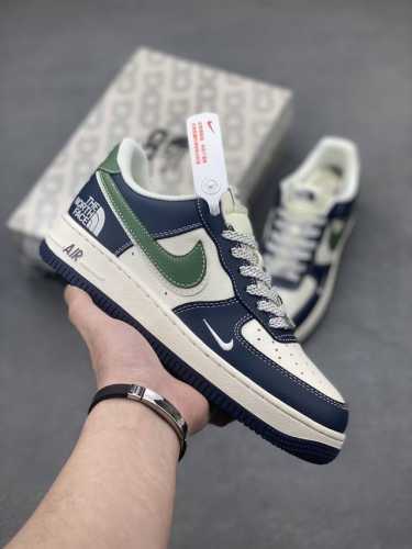 本地自取310 海外限量发售！公司级Nike Air Force 1 '07 Low “北面联名--黑绿双勾”空军一号 低帮 运动鞋 休闲鞋 折边针车 工艺难度