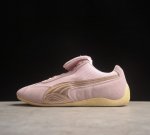 The Open Product x Puma Speedcat 彪马粉色低帮生活休闲鞋货号: 397397 03 以质感皮革鞋面混搭网布设计 并配有激光切割细