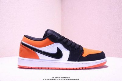 170 乔丹一代 Air Jordan 1 乔1 低帮Aj1系列 运动鞋复古休闲篮球鞋 提高了与足部的贴合度，给人不一样的穿着体验。鞋底的平稳支撑，让你在运动中