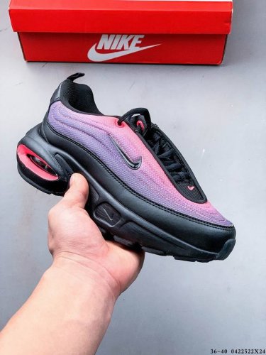 耐克Nike Air Max portal新款缓震运动休闲鞋！采用厚实泡绵中底和简约鞋面，将厚实质感与利落格调巧妙糅合。后跟椭圆形外观搭配轻盈缓震配置，演绎出众