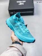 k L始祖鸟Norvanld3Gore-Tex 覆盖防水男子越野跑鞋 官方同步上架适合技术路线单日徒步穿着 Aeriosflgtx鞋受到长途野外跑步鞋的启发 适