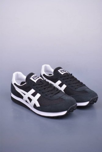 鬼冢虎Onitsuka Tiger California 78系列 Fs11超舒适缓震复合底 实拍首发 Edr 78起初于1978年开发， 鞋子的特色在于前脚掌