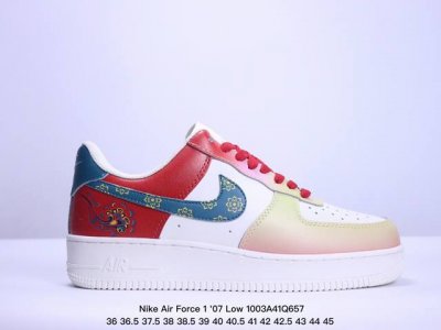 36-45公司级带半码 耐克 Nike Air Force 1 '07 Low 空军一号含气垫 低帮百搭厚底增高休闲运动板鞋。柔软、弹性十足的缓震性能和出色的中