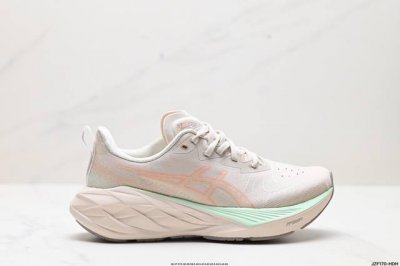 公司级asics Novablast 4 轻量跑鞋 低帮轻量透气缓震休闲运动跑步鞋 货号:1012B510-250 尺码:36 37 37.5 38 39 39