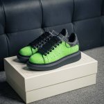 核心私 Alexander Mcqueen 亚历山大麦昆 松糕鞋厚底增高小白鞋 垫脚 回弹度到位 耐磨又舒适 鞋底厚 尺码：35 36 37 38 39 40