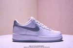 公司级耐克Nike Air Force 1 07空军一号低帮百搭休闲运动板鞋 柔软 弹性十足的缓震性能和出色的中底设计 横跨复古与现代的外结合 造就出风靡全球三