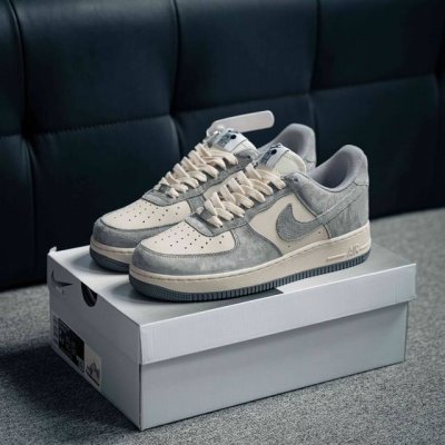 Air Force 1 原装级别 原楦头原纸板 打造纯正空军版型专注外贸渠道 全掌内置蜂窝气垫 原盒配件 原厂中底钢印、拉帮完美 货号：Cw2288 866 尺