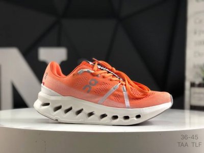 on 昂跑 Cloudsurfer 轻量运动休闲鞋 杨幂同款 脚感很舒服 鞋底柔软且包裹性好 上脚显腿长 不用系鞋带很方便 不管休闲还是运动都很百搭 尺码 如图