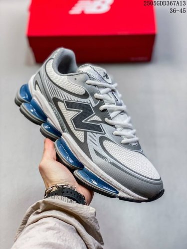 新百伦 New Balance Nb U 0Ea 运动跑步鞋。此复刻经典鞋款，加入当下大热的户外元素，以曾经篮球鞋款型式样加以打造鞋款造型。编织鞋带以及加强稳固