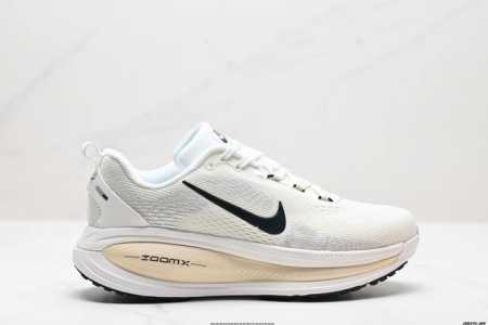 公司级nike Vomero 18 耐克 舒适减震防滑 低帮跑步鞋 全掌reactx泡绵中底 前掌和后跟还配备了air Zoom气垫单元 据说跑起来更快更舒适哦 - 点击图像关闭