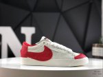 130 Nike Blazer Low ‘77 Jumbo 蛇年限定 全新焕新升级经典 Blazer 鞋款，大号 Swoosh 突出新时代更加张扬的潮流感，对经
