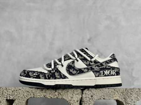 Nike Sb Dunk Low X Dior 米白黑绑带满天星 纯原大厂出品 极力推荐 原装头层材料 独家版型蒸餾加工 帶來的是更好的视觉和脚感体验 大厂纯原 - 点击图像关闭