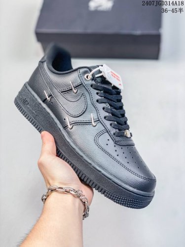 公司级带半码 耐克nike Air Force 1 Low 空军一号 Af1 低帮百搭厚底增高休闲运动板鞋。柔软、弹性十足的缓震性能和出色的中底设计，横跨复古与
