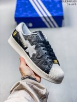 阿迪达斯 Adidas Superstar 三叶草经典贝壳头系列 新款休闲板鞋潮流男女士运动鞋 鞋面柔软皮革材质 标志性的贝壳鞋头 锯齿三条纹 简约的线条 就连