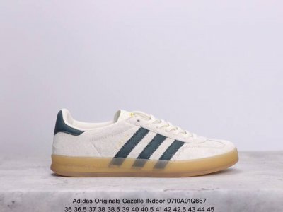 Adidas Originals Gazelle Indoor 三叶草休闲防滑耐磨低帮板鞋 鞋头出色设计 塑就出众贴合感 稳固的后跟贴合足部曲线设计 软弹舒适