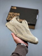 The North Face Cedar Measa 北面系列轻便套袜式一脚蹬跑鞋 户外运动抓地耐磨休闲鞋 飞织鞋面透气性强 贴脚舒适度极好 超级减震抗疲劳舒适