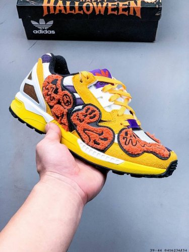 阿迪达斯Adidas Zx8000缓震运动鞋轻便透气休闲鞋 自 0年代中期问世以来，Zx 8000受到了众多收藏家的追捧。现在，你也有机会感受它的魅力。穿上这款