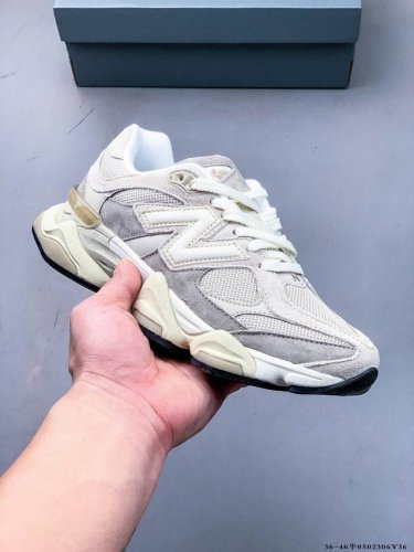 new Balance 又带来了新鞋型 9060 ，并且是与芝加哥街头品牌 Joe Freshgoods 的联名款。鞋身主体采用了类似 990 系列的设计风格，