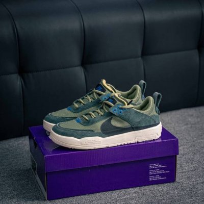 230 核心私 Nike Sb Day One 耐克低帮休闲板鞋 #鞋款搭载Air Zoom缓震气垫，采用包边结构工艺轻盈柔韧，缔造非凡触板感。织物材料，舒适出