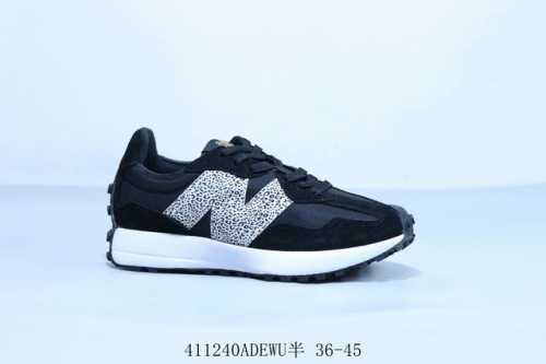 New Balance Nb327 系列复古休闲运动慢跑鞋 原厂细翻毛 原数据档案结合二次高弾Md材料打造原版鞋底 鞋面由原厂特殊定制材料纹路细腻 货号 Ws3