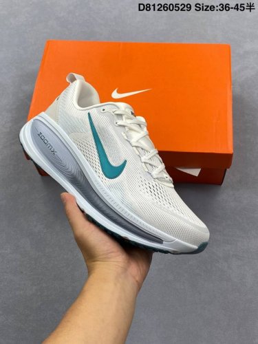 真标Nike Vomero 18 耐克 舒适减震防滑 低帮跑步鞋 全掌Reactx泡绵中底 前掌和后跟还配备了Air Zoom气垫单元 据说跑起来更快更舒适哦
